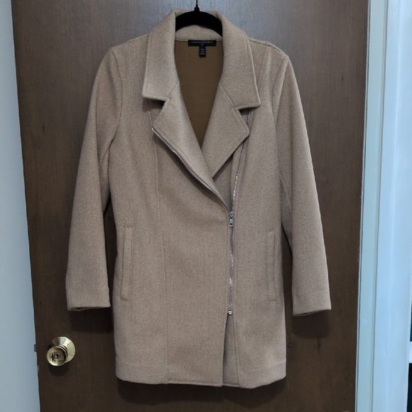 Banana Republic Jackets & Blazers - Banana Republic Tan Trench Coat